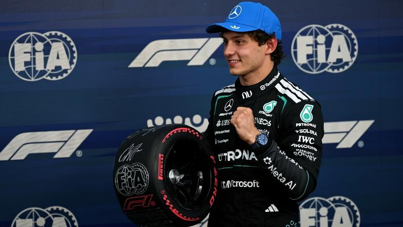 Grande Barreira de Coral estende-se ao longo de 2300 quilómetros de costa
