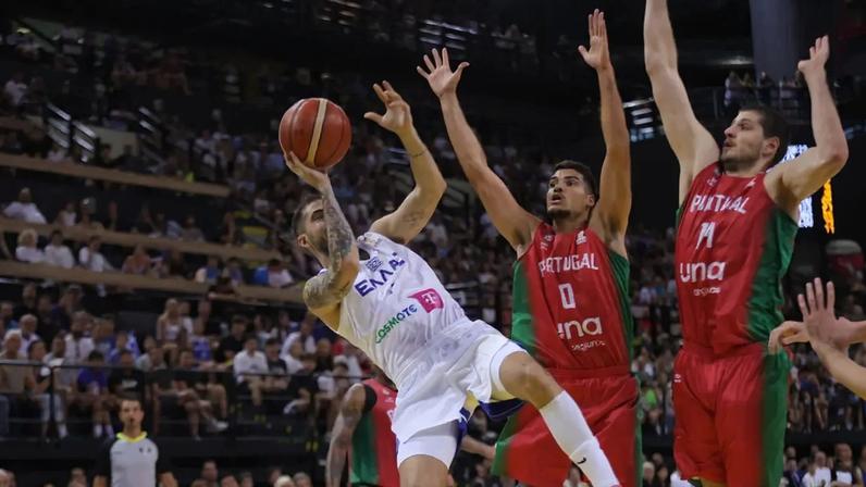 Portugal vence na Grécia e avança à qualificação para o Mundial de basquetebol