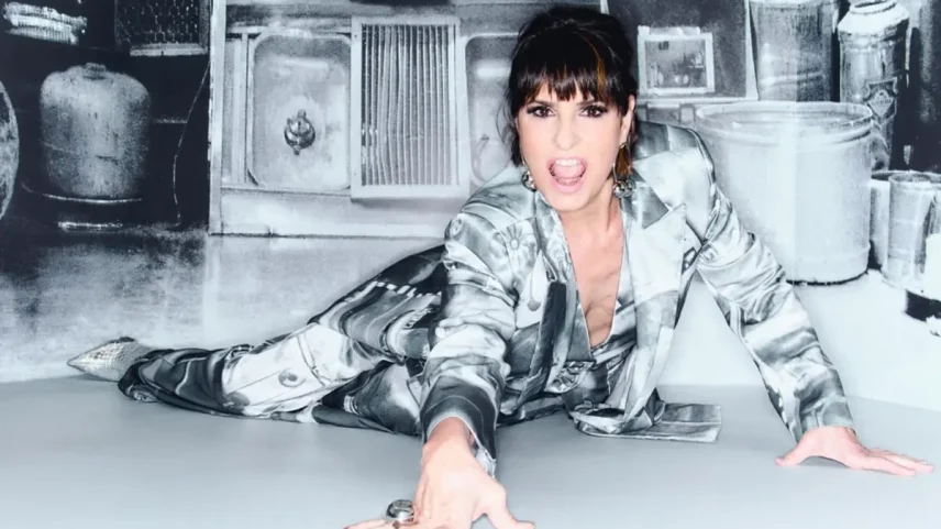 Fernanda Abreu, a "mãe do pop dançante brasileira", atua esta sexta-feira no palco maior do Mimo Guimarães