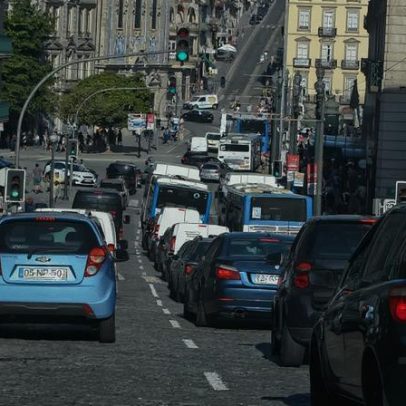 Célula de carteiristas desmantelada após assalto a turista idosa nos Clérigos