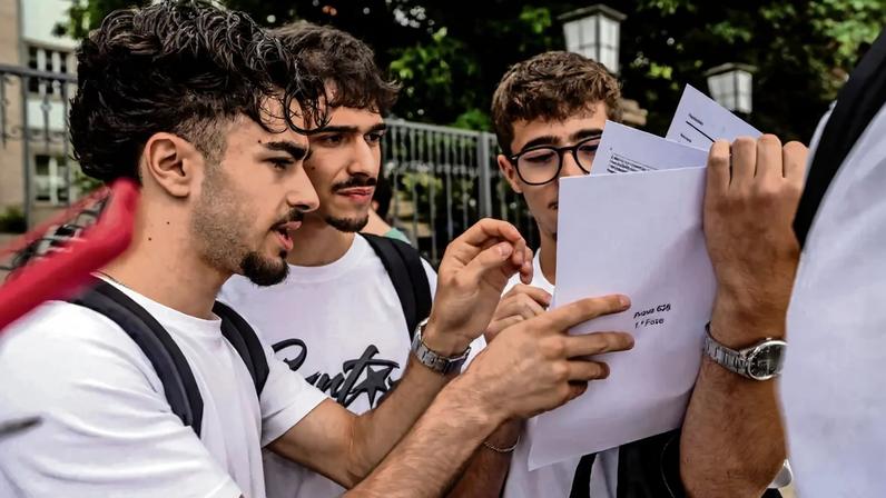 Adiamento prolonga a espera de alunos e famílias pelas notas dos exames