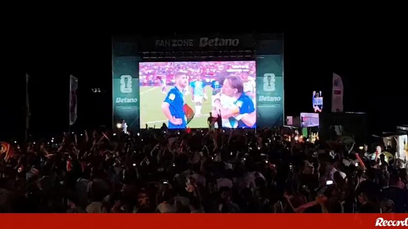 Portugal celebra vitória na Fan Zone Betano em Gaia