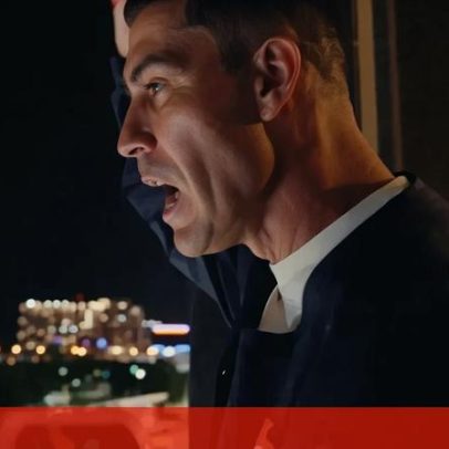Ronaldo lidera festejos da Seleção em varanda de hotel em Toronto diante de multidão