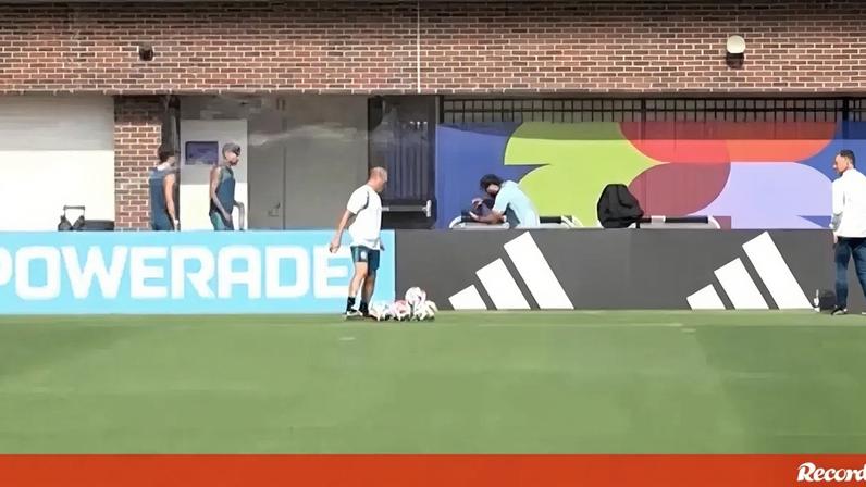 Seleção Nacional treina em directo antes do jogo com a Espanha amanhã