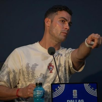 Cristiano Ronaldo protagoniza momento bem-humorado com assessor da FPF
