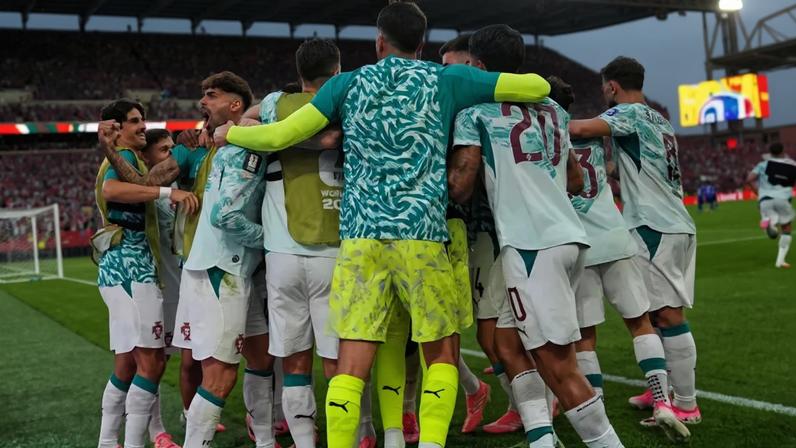 Mudança na lateral-direita define o onze de Portugal frente à Espanha