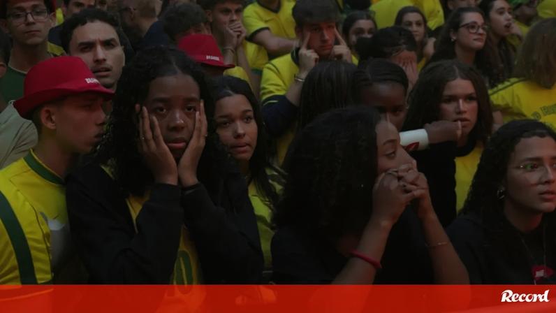 Brasil eliminado do Mundial 2026 gera desilusão em Copacabana