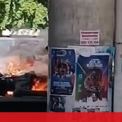 Carro de luxo incendiado junto ao Colombo, em Lisboa