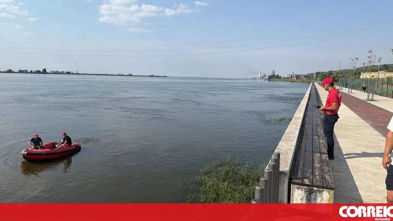 Decorrem buscas por jovem desaparecido em zona ribeirinha em Vila Franca de Xira