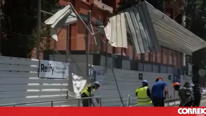 Menino de 12 anos foi transportado para o Hospital de Santa Maria, em Lisboa.