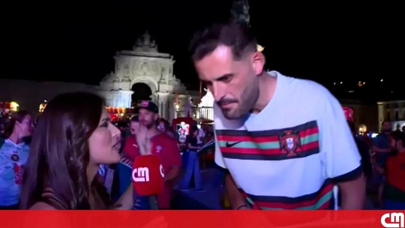 “É para celebrar hoje”: adeptos esperançosos aguardam disputa entre Portugal e Croácia