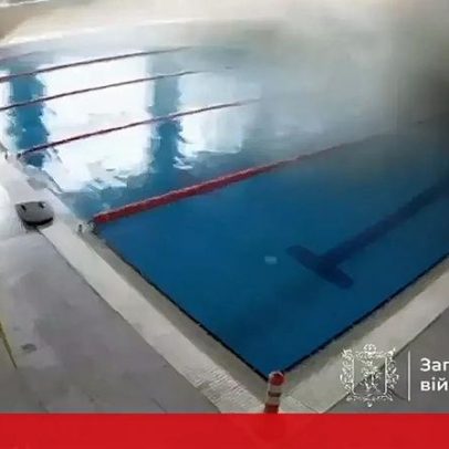 Míssil russo atinge piscina coberta no sul da Ucrânia