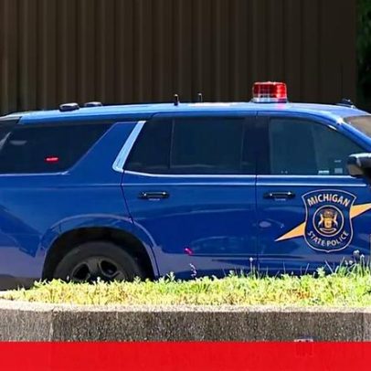 Tiroteio num centro comercial no Michigan deixa dois mortos