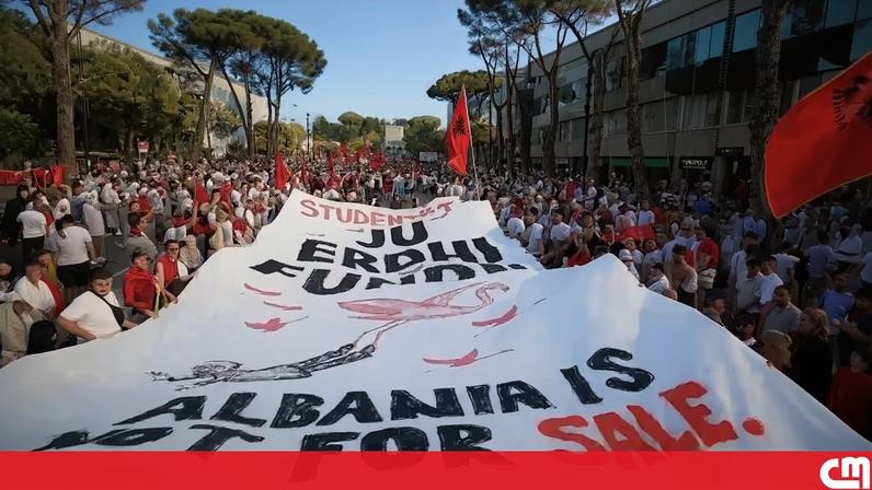 Protestos reúnem milhares nas ruas de Tirana, Albânia