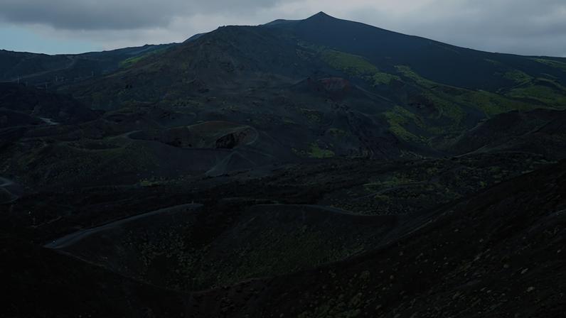 Cinzas do Etna obrigam encerramento de parte do espaço aéreo na Sicília