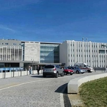 Homem cai de telhado e fica com ferimentos graves em Vieira do Minho