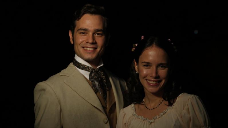 Gabriel (André Fusko) e Helena (Fernanda Nobre) em 'A Escrava Isaura'