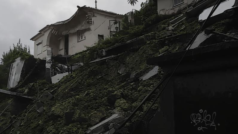 Perderam tudo nas tempestades e agora lutam para não perder as próprias casas