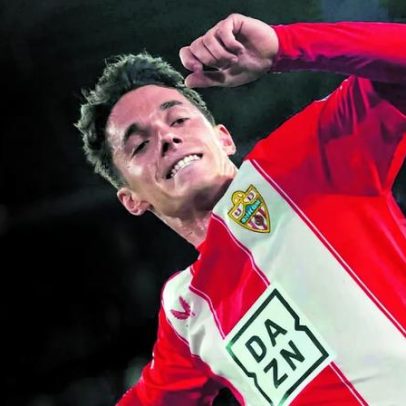 Arribas alvo de clube para jogar nas alas