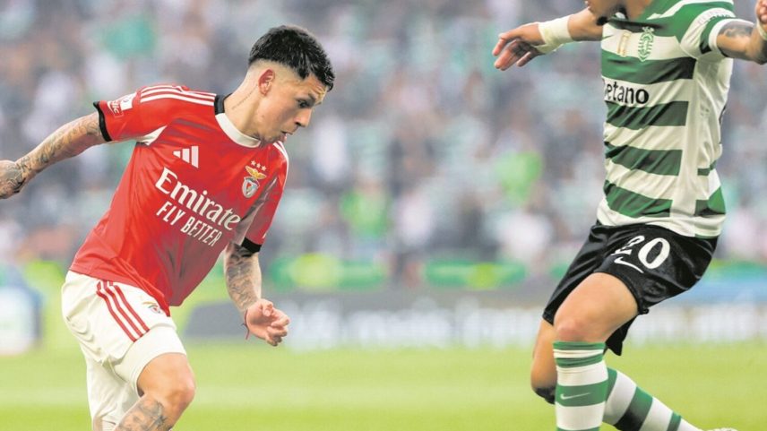 Prestianni e Maxi Araújo em ação no dérbi da época passada em Alvalade