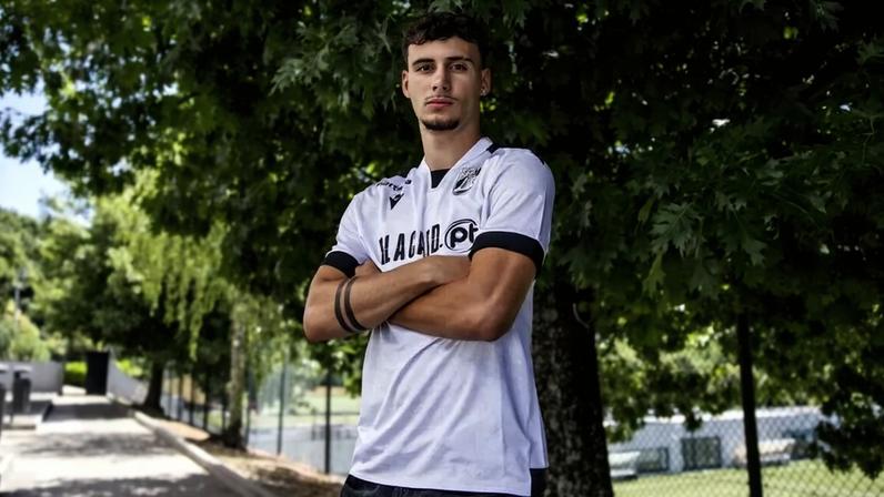Rafael Peixoto, lateral, reforça equipa B do V. Guimarães, vindo do Sp. Covilhã