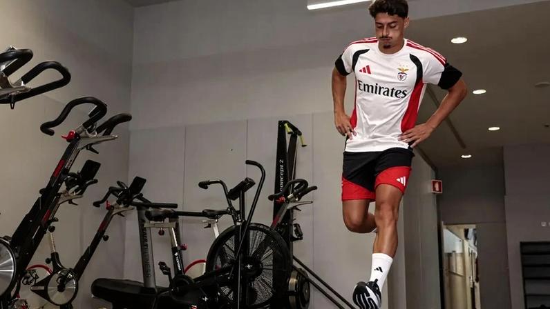 Tiago Gouveia no regresso ao Seixal