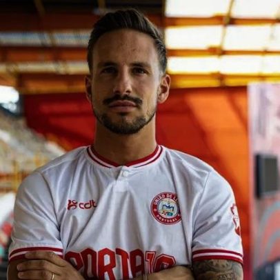 Reko chega como primeiro reforço da União de Leiria para a nova temporada