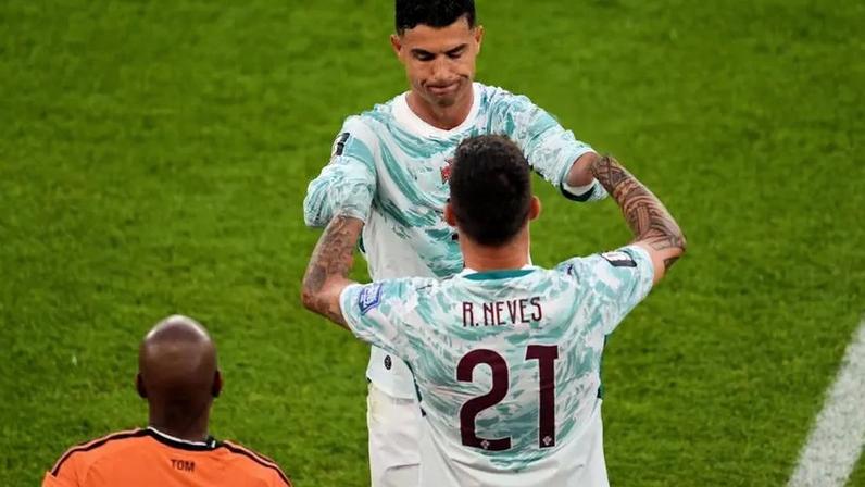 Ruben Neves rendeu Cristiano Ronlado na fase final da partida