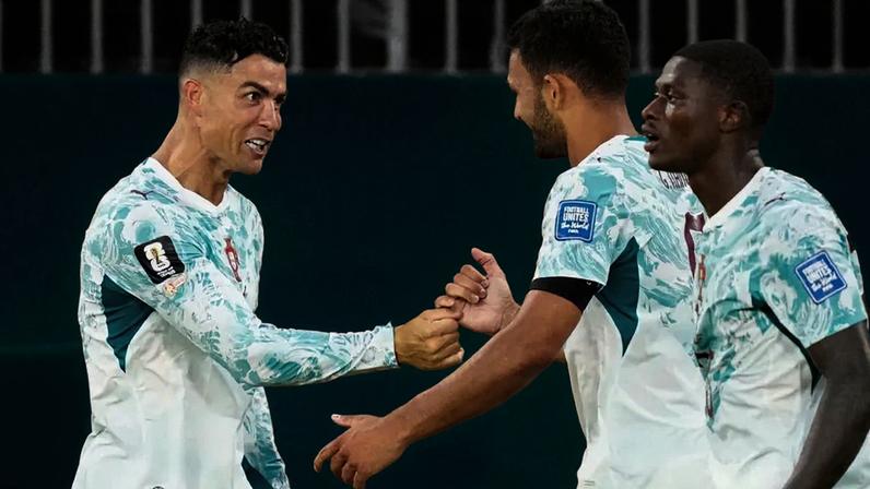 Gonçalo Ramos com Ronaldo