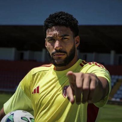 Oficial: Estevão é reforço para a baliza do AVS SAD