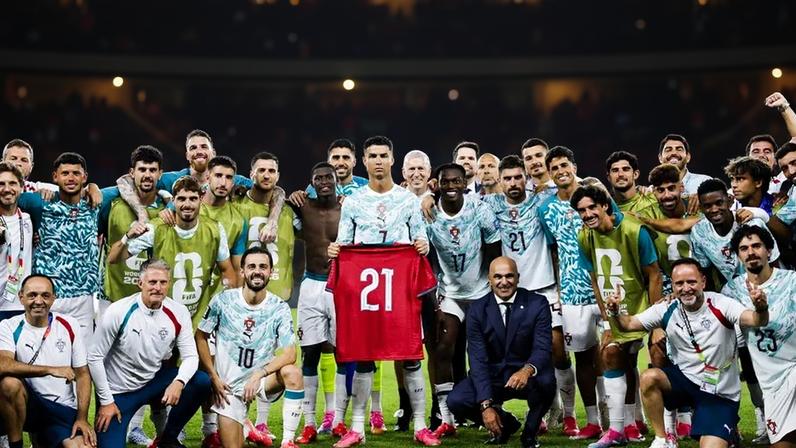 Seleção Nacional homenageia Diogo Jota após o jogo com a Croácia
