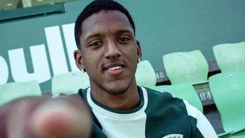 Samuel Alves renova com o Rio Ave até 2030