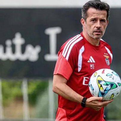 Benfica empata com o Caldas em jogo à porta fechada