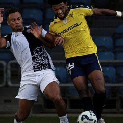 Rúben Silva-Richards deixa Estoril e ruma à Albânia