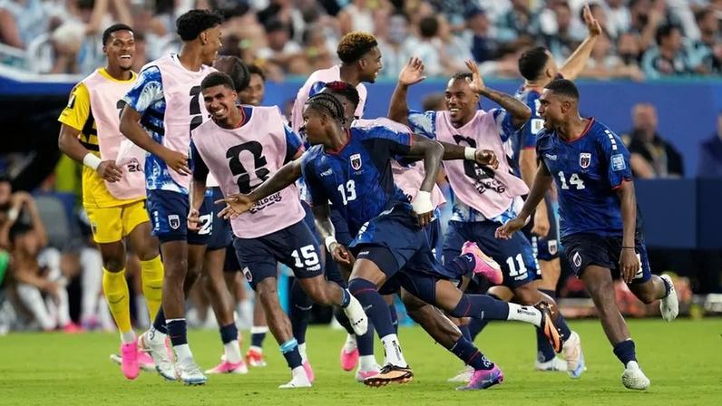 Lopes Cabral a festejar golo marcado à Argentina