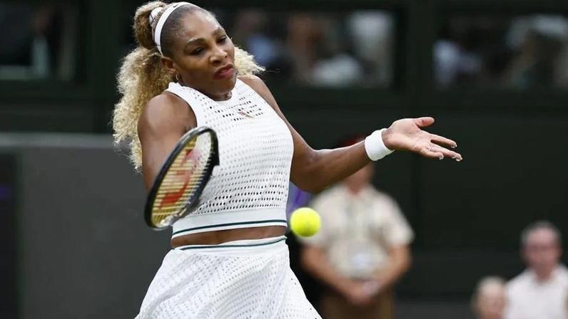Serena Williams desiste dos pares em Wimbledon