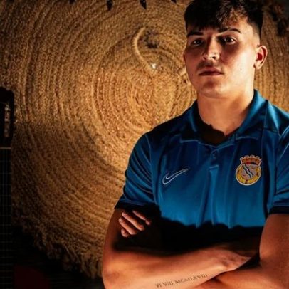 Oficial Toni Tamarit reforça ala direita da defesa do Alverca