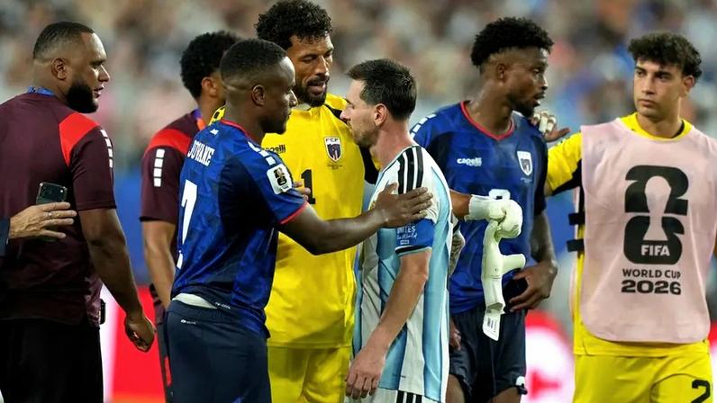 Vozinha e Jovane Cabral cumprimentam Lionel Messi no final do Argentina-Cabo Verde