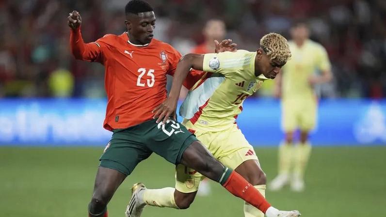 Nuno Mendes tem levado a melhor sobre Lamine Yamal