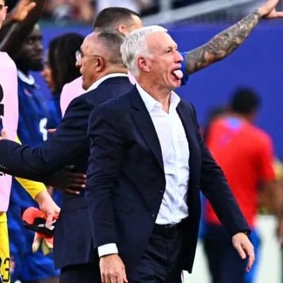 Deschamps celebra vitória sobre o Paraguai, acusando uso de truques
