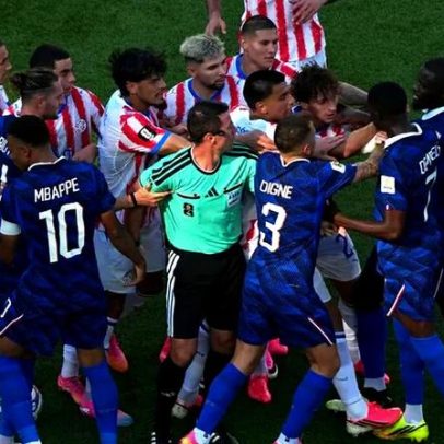 Ibrahimovic elogia seleção francesa e diz que levaria quatro cartões vermelhos