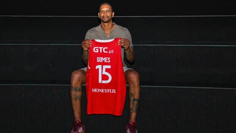 Benfica oficializa saída de Betinho