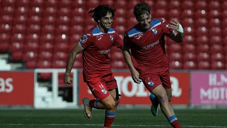 Rodrigo Rodrigues (à direita) chega do Gil Vicente