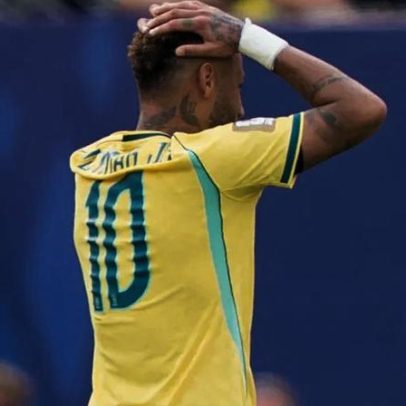 Neymar encerra ciclo com coração partido: Comecei aqui e fechei aqui